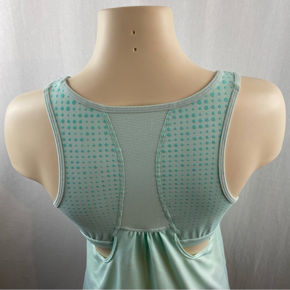 Athleta Mint Green 2 in 1 Gel Mesh Supercharged Tank Top M - Picture 10 of 10